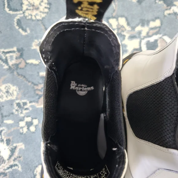 Dr. Martens 2976 Smooth Leather Platform Chelsea Boots - Picture 6 of 9